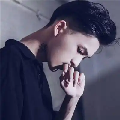 好哇塞qq头像男生帅气超拽,将爱意深藏男生_头像_男生_哇塞