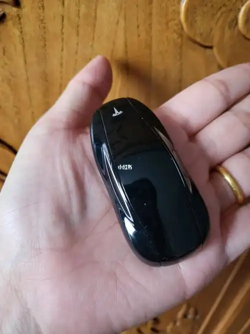 特斯拉车钥匙