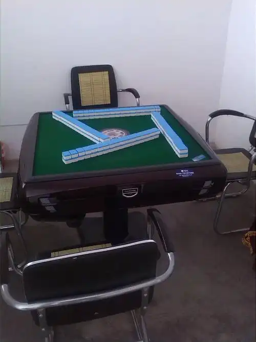 保修一年,终身维修,并以麻将机专业维修,出租,以旧换新等业务,换电机