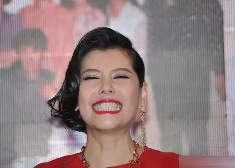 之前就曾手撕章子怡等明星,如今又拿周迅新签约艺人李曼瑄,赵欣瑜也