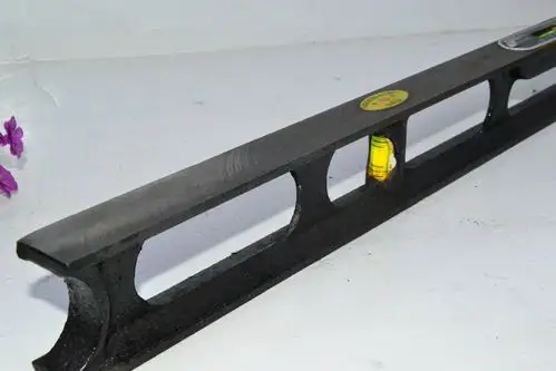 优质的铸铁水平尺 工字形水平尺 带水平泡 600cm