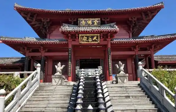 确实漂亮壮观,重庆金佛山再现绝美云瀑奇观,你心动了吗?