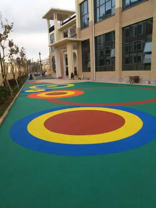 鑫威体育小区塑胶地面幼儿园epdm塑胶地垫现浇13mm塑胶地垫铺装