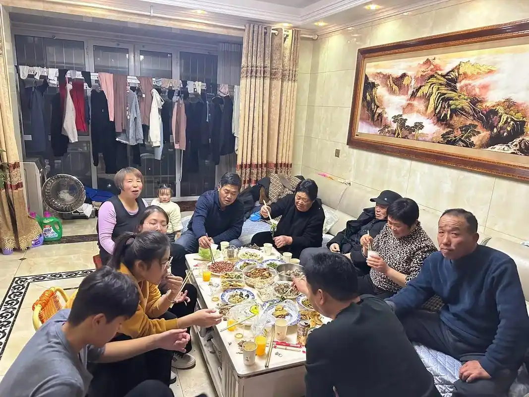 家人相聚,是一幅美妙的画面.家人家宴,是一份珍贵的礼物.愿这 - 抖音