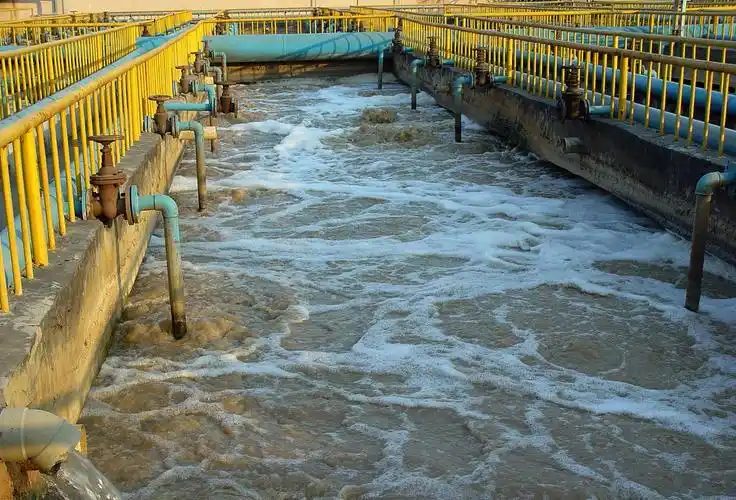 很容易产生泡沫,南辉针对这一方面的泡沫,开发了养殖场污水处理消泡剂