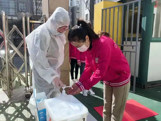 疫情防控演练 筑牢安全防线——金娃娃幼儿园防"疫"在行动