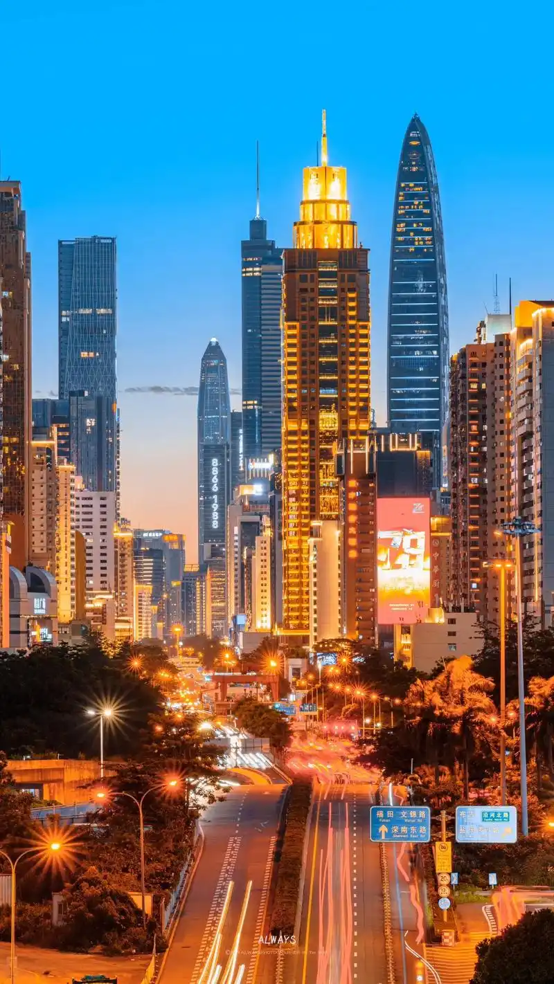 分享你镜头下的深圳.所以深圳的震撼是什么呢  是用几十年时间 - 抖音