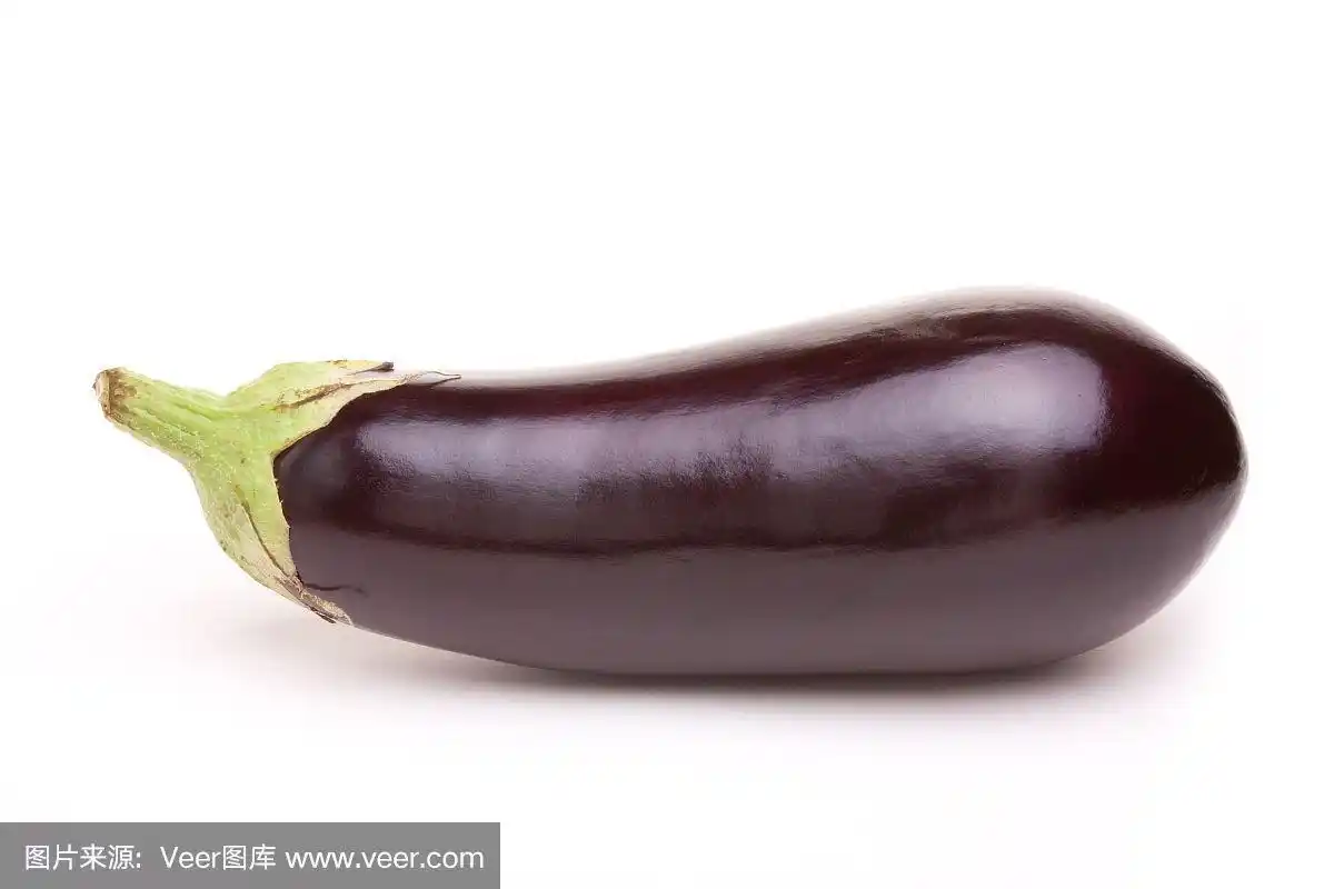 一个紫色茄子的特写