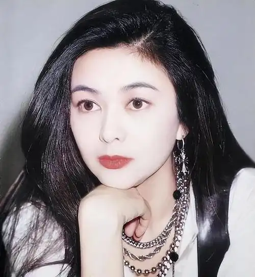 香江美女关之琳:什么样的男人我都试过,最后我还是选择一个人过