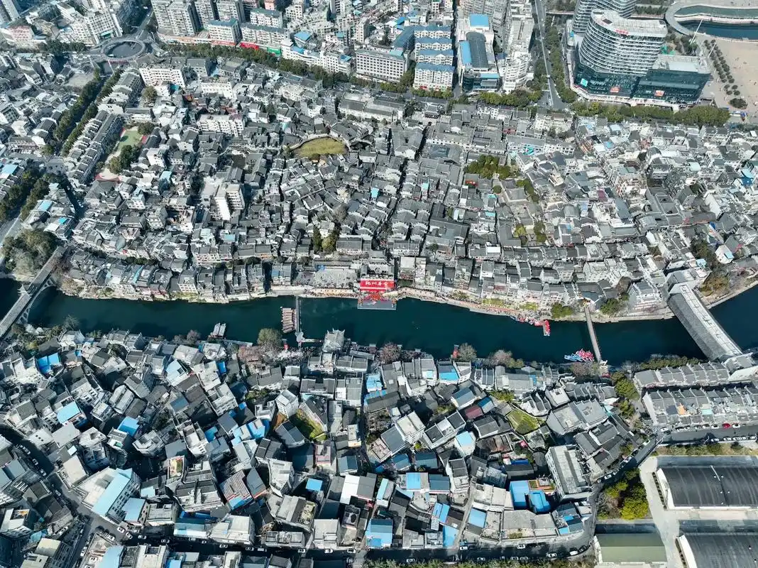 大年初三·乾州春会·百狮闹古城湘西吉首 - 抖音