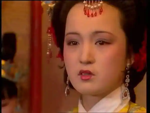 《红楼梦》贾元春到底咋死的?一个灯谜,暴露了真相!