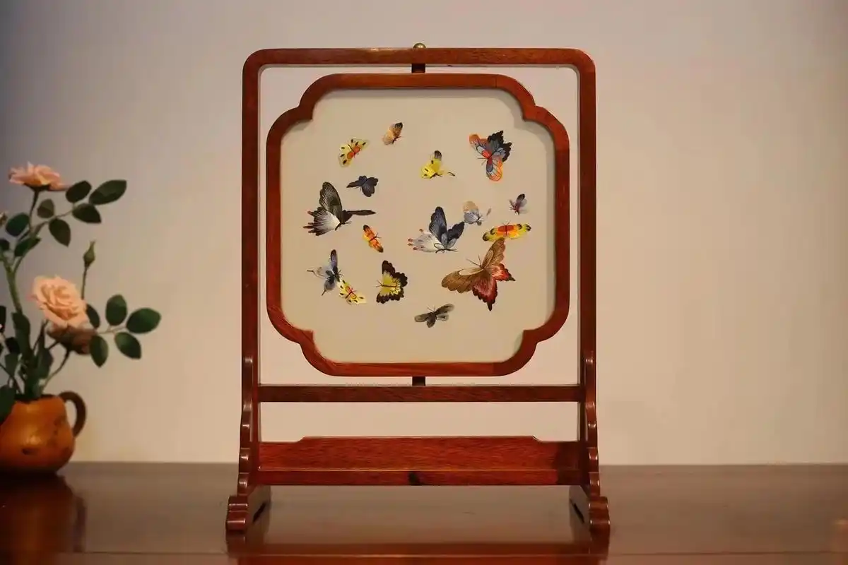 亲们:手工苏绣,双面绣#非物质文化遗产手工制作 - 抖音