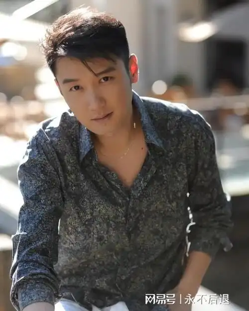 辞职央视转行当演员,搭档孙俪演戏爆红,33岁不沾绯闻闷声拿影帝|巩峥