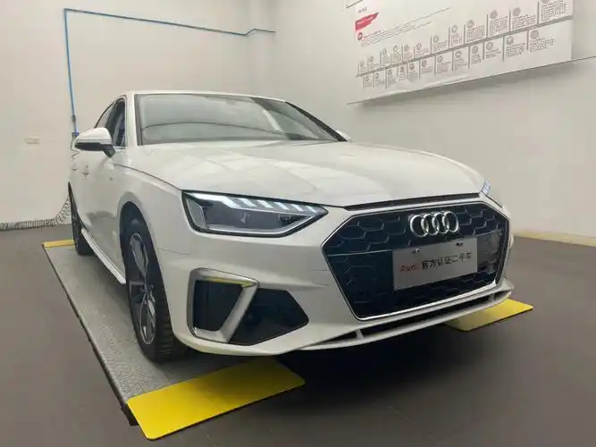2020款奥迪a4l40tfsi时尚型