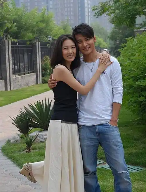 "林小娘"高露:出道20年无绯闻,拒绝苏有朋追求,丈夫身份成谜_母亲