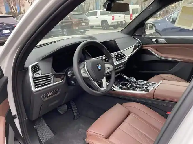 2023款宝马x7除了精致的外观和出色的内饰之外,全新的 宝马x7在动力