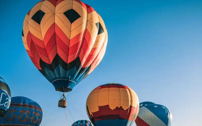 彩色热气球壁纸