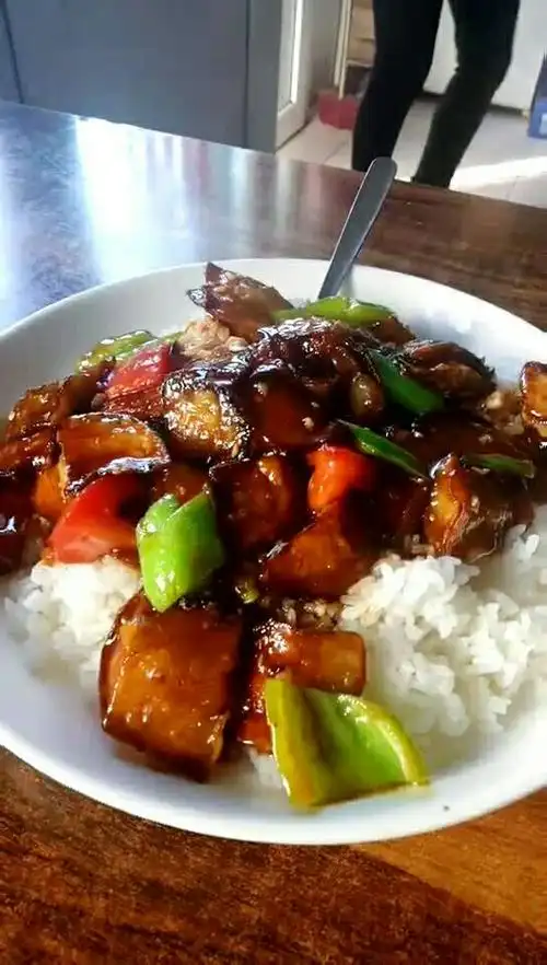 红烧茄子盖浇饭
