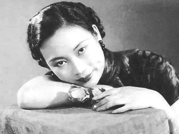 谢谢原图作者)01胡蝶,在上世纪二三十年代,被誉为"民国第一美女"