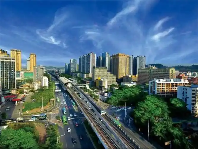 从堵到心塞到谨防超速原来你是这样的龙岗大道