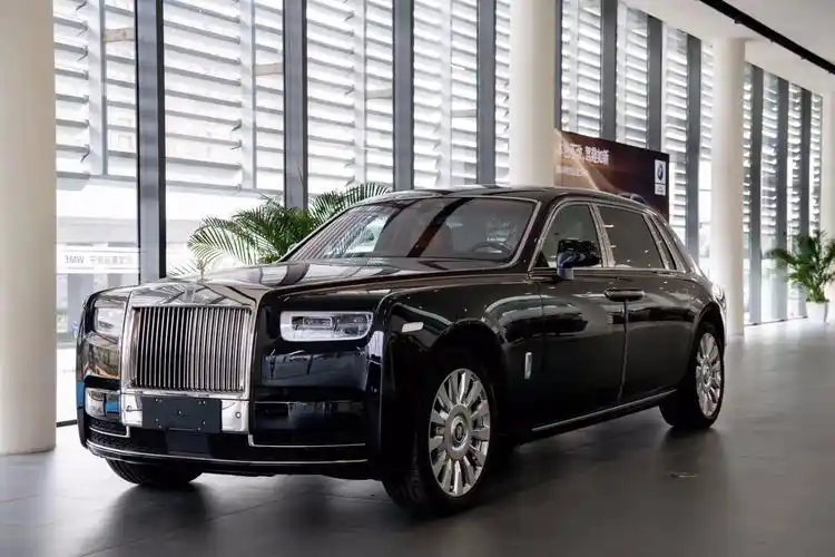 20款劳斯莱斯幻影加长版尊享奢华舒适体验