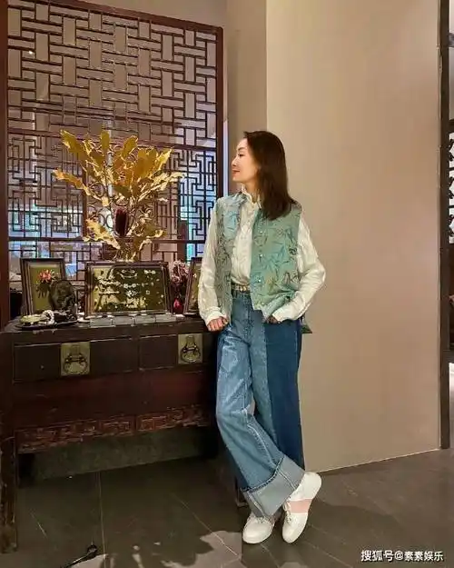 郭可盈林文龙庆祝结婚20周年,夫妻在一起甜蜜吃冰淇淋