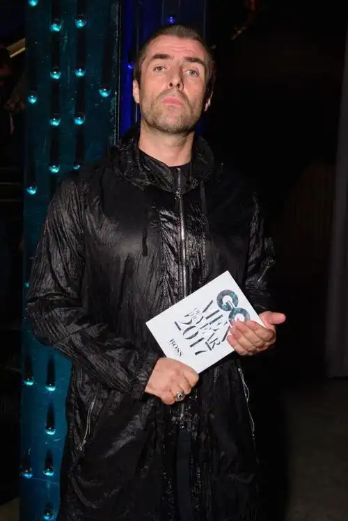 gallagher)回忆起与老牌披头士成员保罗·麦卡特尼爵士(sir paul