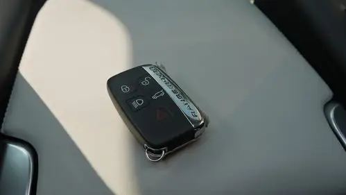 路虎揽胜运动版钥匙不好容易掉一边