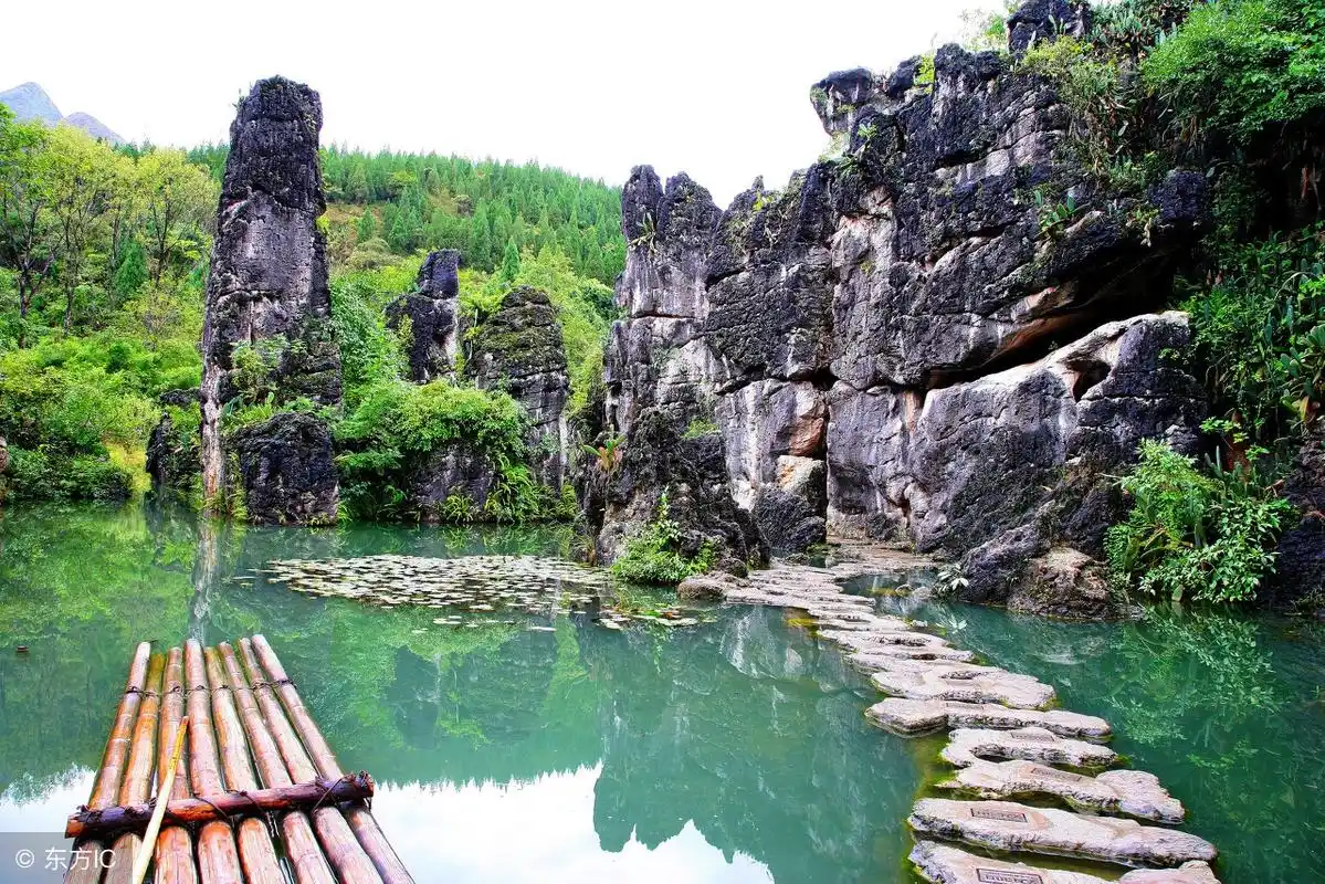 贵州省安顺市的天星桥景区,景色美丽!是一个旅游的好去处!