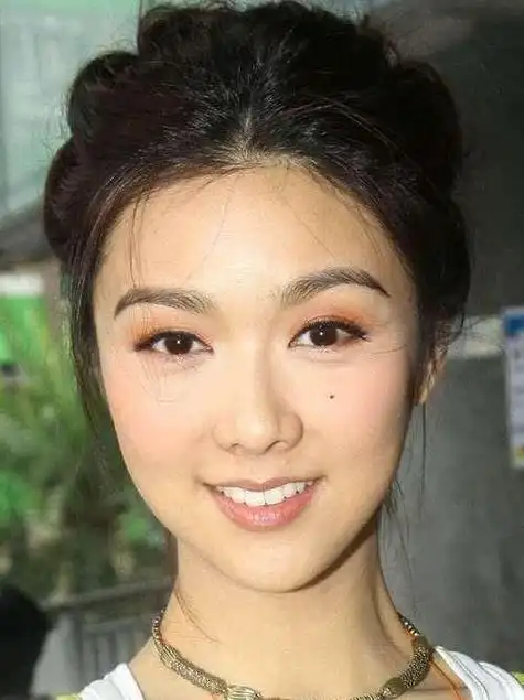 这些痣长到这些女明星的脸上,犹如画龙点睛一般!