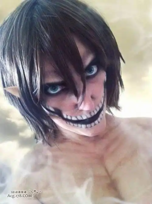 coser神还原!高度再现「进击的巨人」艾伦巨人化身形