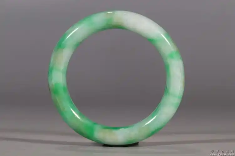 清代,翡翠手镯