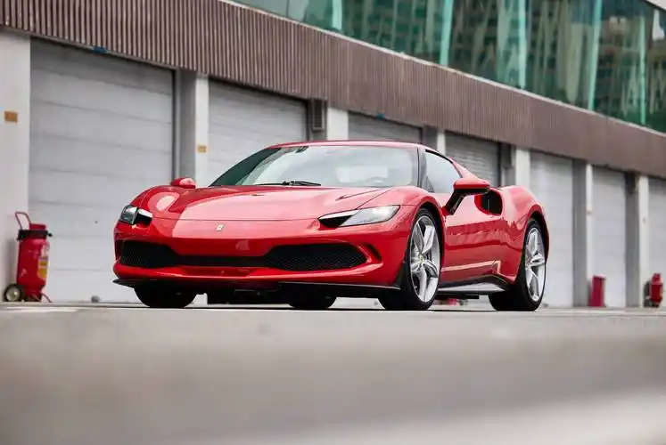 6缸跃马依然够"烈" 赛道试驾法拉利296 gtb_搜狐汽车_搜狐网