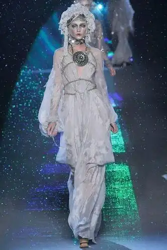 john galliano丨重温"海盗爷"的极致浪漫