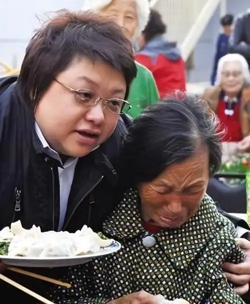 韩红为公益付出了吗(也阻挡不了韩红做公益的脚步)(9)