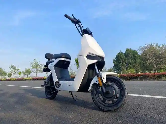 这一季度,小牛电动卖出电动踏板车共计23.82万辆,比上年同期增长58.