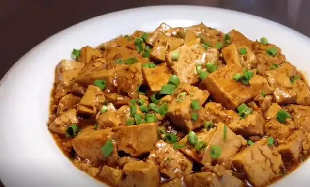 今天我给大家带来一道肉沫烧豆腐,快点跟着我一起做吧