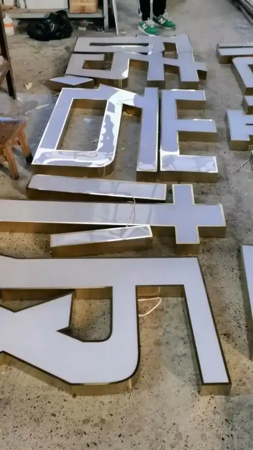 不锈钢包边发光字  工厂直销