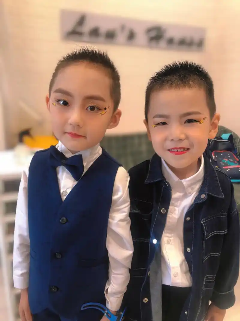 幼儿园大班男孩子舞台妆米东区化妆