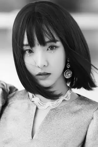 周末安利糖5溏5郑乃馨冷艳短发造型