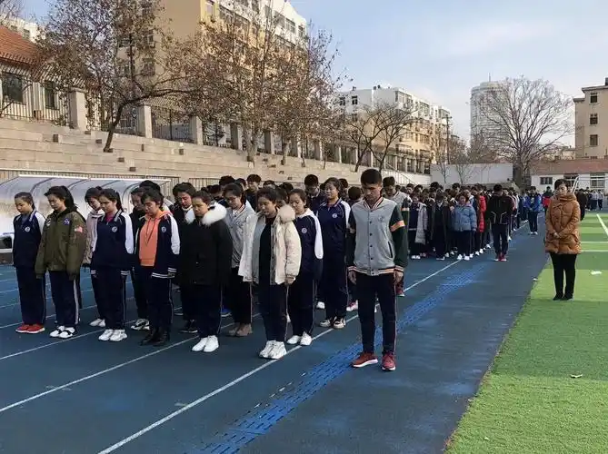 青岛六十六中举行第六个国家公祭日纪念仪式