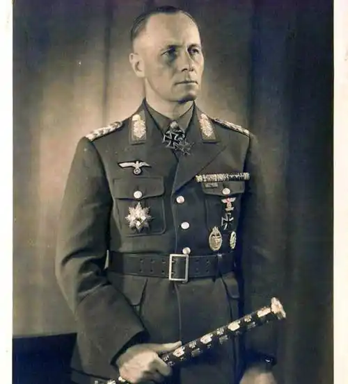 能有多帅,就连糟老头子穿上都英姿飒爽,何况年轻人_德国_希特勒_一战