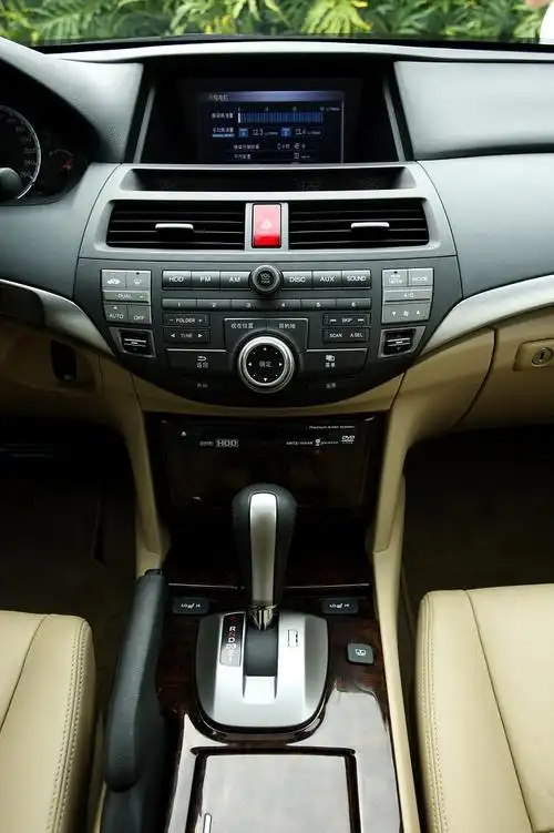 第八代雅阁内饰