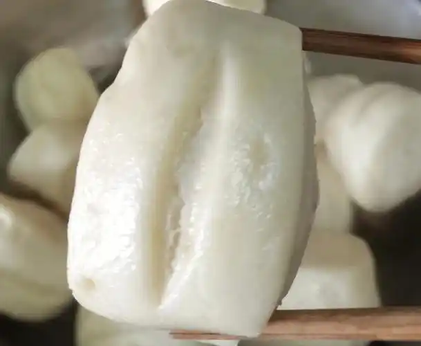 家有小孩的宝妈要学会这道美食——牛奶小馒头第一步,500克中筋面粉放