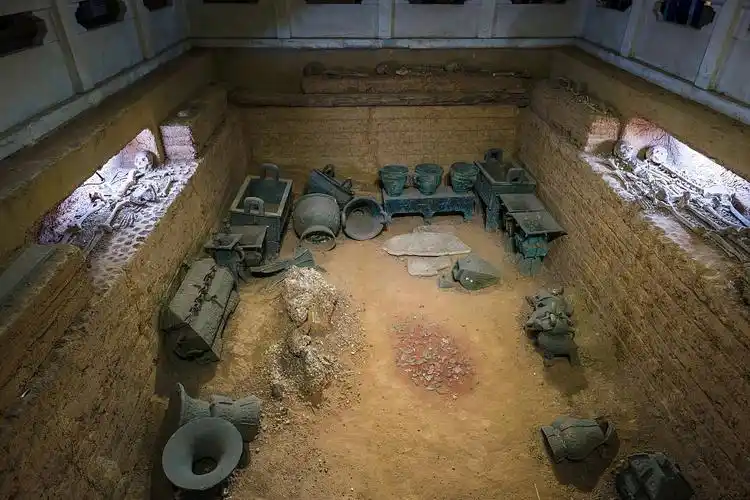 发现妇好墓的人走了她是新中国第一代女性考古学家