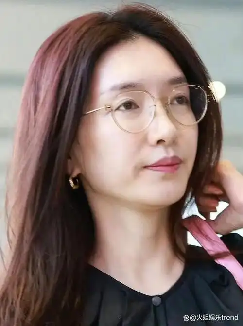 江疏影素颜被网友说丑,本人回应来了