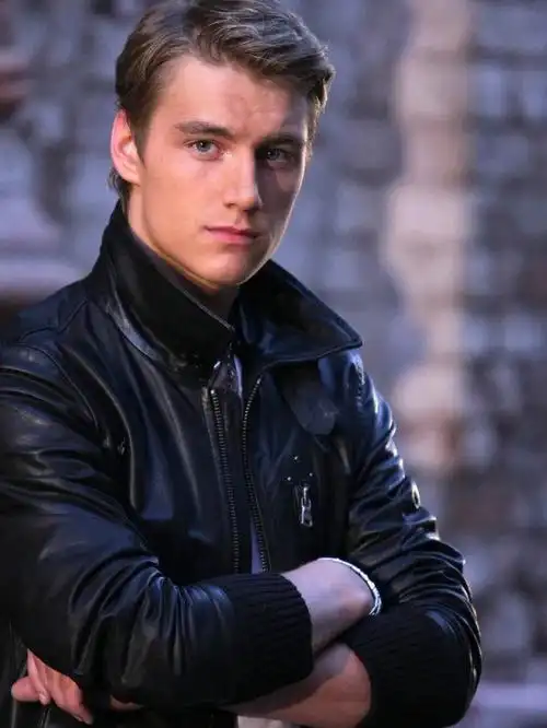 俄罗斯帅哥演员沃罗比约夫