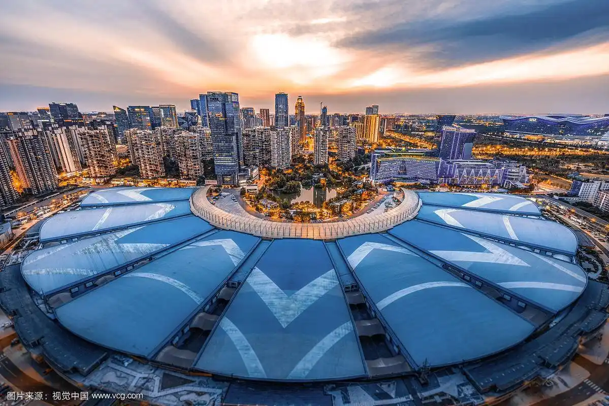 四川成都高新区世纪城新会展中心晚霞