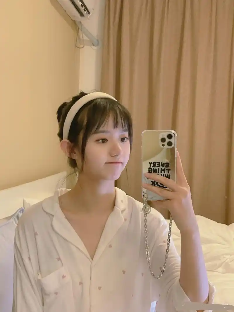 美女艺人snh48姜杉迷人美照欣赏