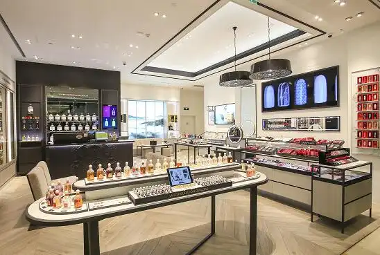 法国娇兰携品牌代言人杨洋隆重揭幕杭州首家精品香水概念店